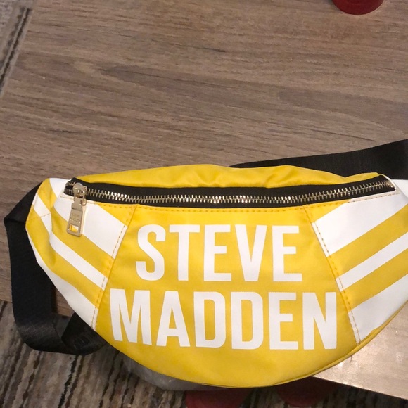 Steve Madden Handbags - Cute Steve Madden Fanny Pack‼️‼️